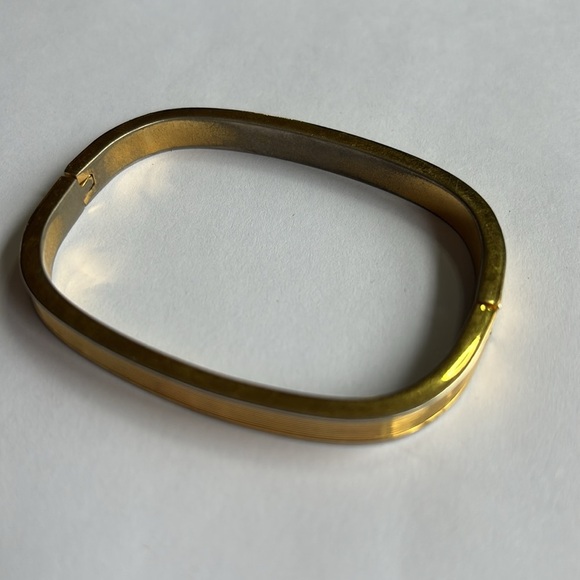 Monet Vintage Gold-Tone Textured Bangle 7/10 ✨ - Picture 4 of 5